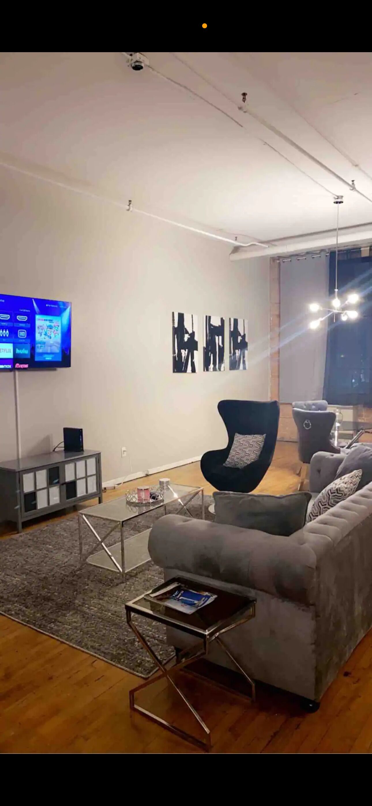 Downtown Spacious Industrial Modern Loft free parking/ 420