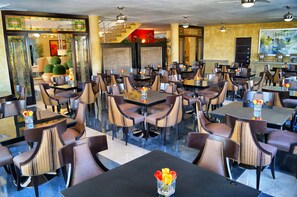 매일 뷔페 무료 아침 식사 포함