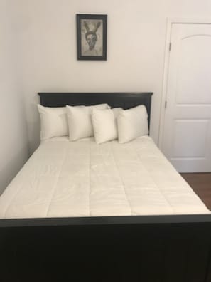 2 chambres, fer et planche à repasser, Wi-Fi, draps fournis