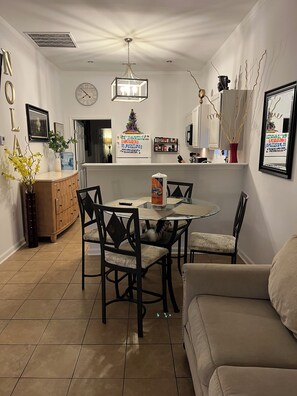 Dining - 1 mile to DOWNTOWN (New Orleans)
