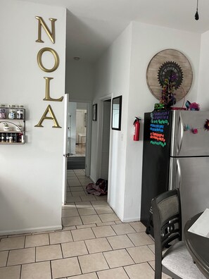 Interior - 1 mile to DOWNTOWN (New Orleans)