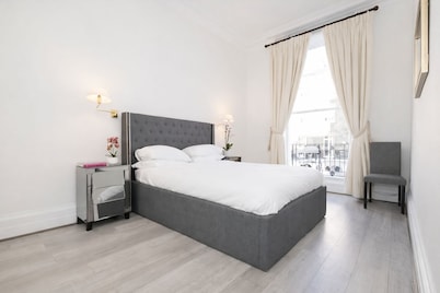 Spacious Georgian Apartment in Greater London