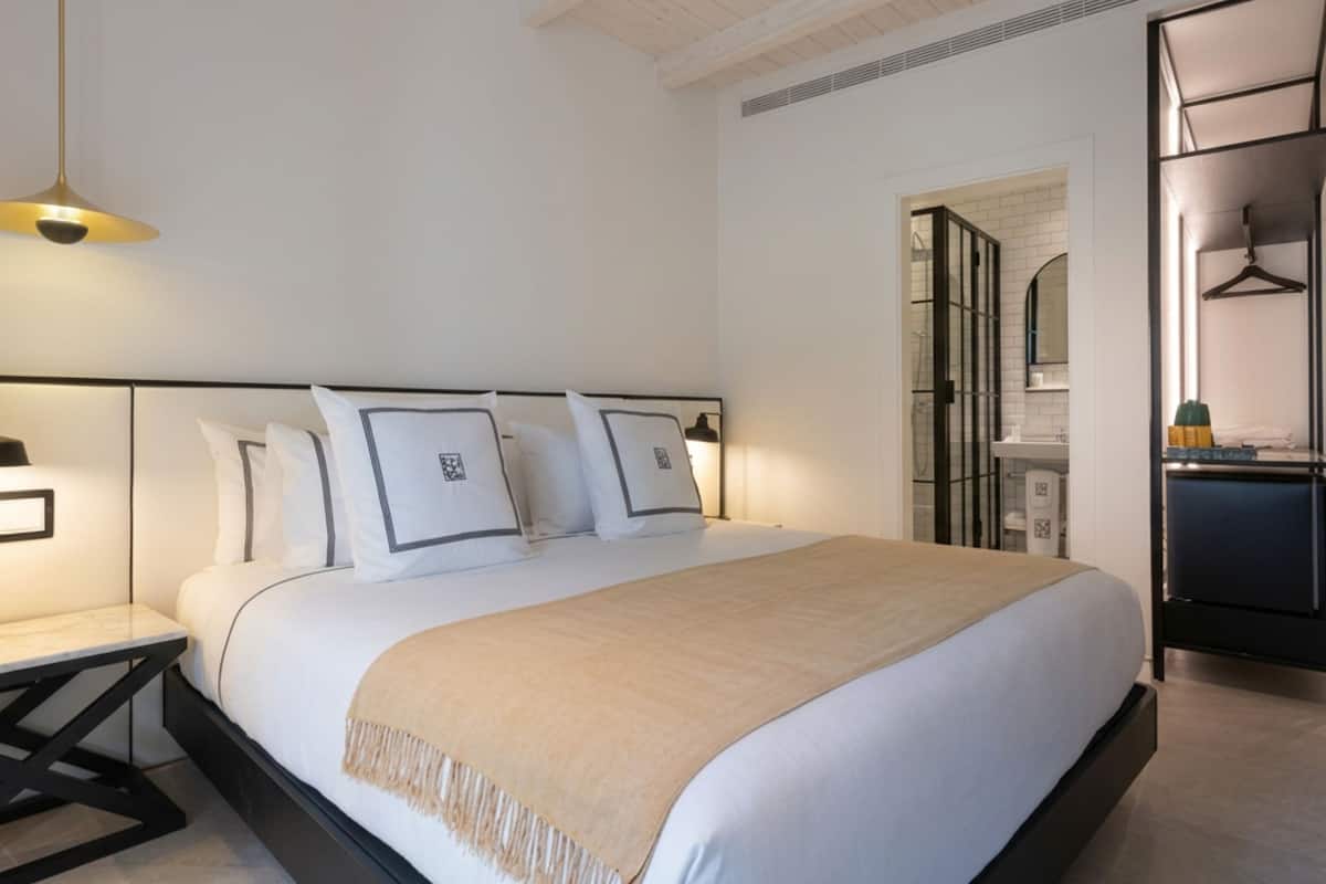 Double Room | Egyptian cotton sheets, premium bedding, minibar, in-room safe