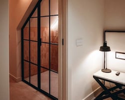 Premium suite (Heritage) | Lakens van Egyptisch katoen, luxe beddengoed, een minibar