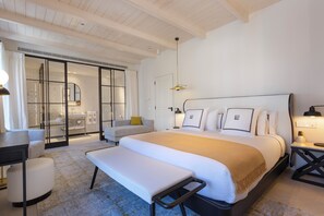 Egyptian cotton sheets, premium bedding, minibar, in-room safe - La Fonda Heritage Hotel Relais &Châteaux (Marbella)
