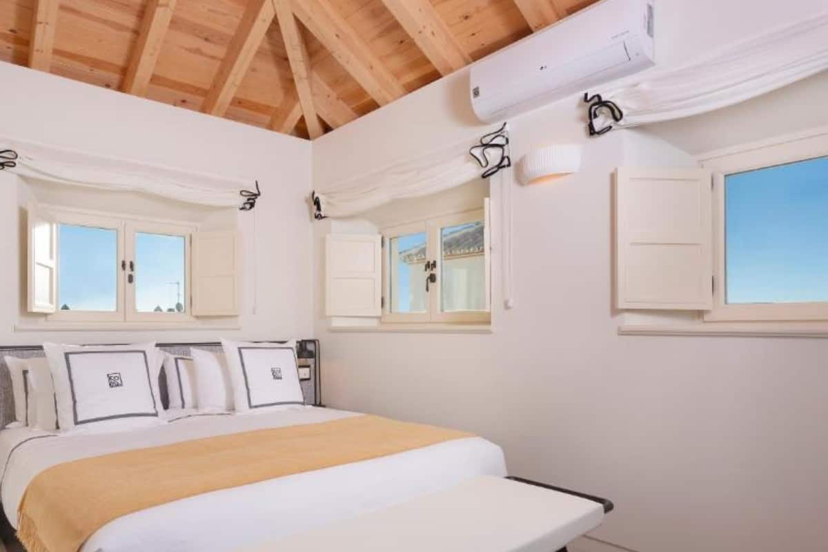 Premier Double Room (Terrace) | Egyptian cotton sheets, premium bedding, minibar, in-room safe
