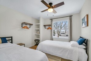 4 bedrooms, travel cot, free WiFi, bed sheets