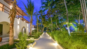 Loft Beach Front with Balcony