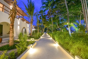 Loft Beach Front with Balcony | Premium bedding, memory foam beds, minibar, in-room safe - Alma Boutique Hotel (Jambiani)