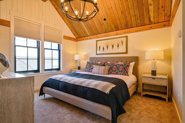 3 makuuhuonetta, silitysrauta/-lauta, ilmainen Wi-Fi, vuodevaatteet