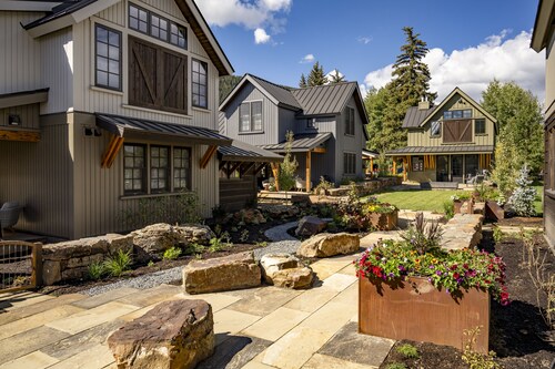 Academy Place | Paintbrush