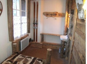 4 slaapkamers, een strijkplank/strijkijzer, gratis wifi