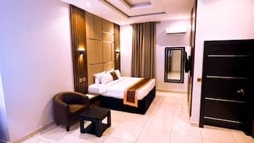Executive Double Room | 1 bedroom, desk, laptop workspace, free WiFi