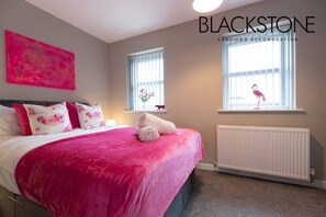 3 chambres, fer et planche à repasser, Wi-Fi gratuit, draps fournis