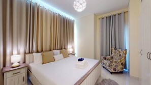 Classic Apartment | 1 bedroom, in-room safe, iron/ironing board, free WiFi - 403 Park Central (Dubai)