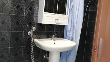 Dusch, hÄrtork och handdukar