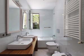 Sèche-cheveux, bidet