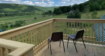 2 Valley View Family Farm Apartment