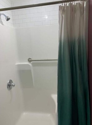 Hair dryer, towels, soap, shampoo - 3 Valley View Barn Top Floor (Beaver Dams)