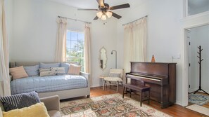 Interior - Charming home, downtown Mineral Wells (Mineral Wells)