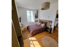 4 bedrooms, bed sheets