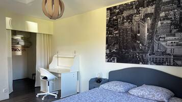 1 chambre, fer et planche à repasser, lit parapluie, accès Internet