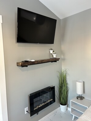 Interior - Chapel Suites - King Suite (Souris)