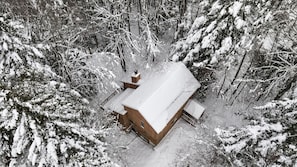 Exterior - HotTub&GameRm&Traeger Smoker-15 min 2 Mt Snow, Across from Golf, 5 min to Lake (Wilmington)