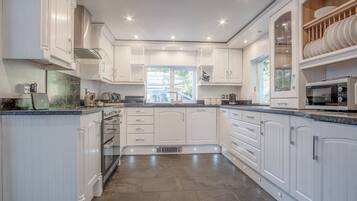 Microwave, oven, stovetop, dishwasher