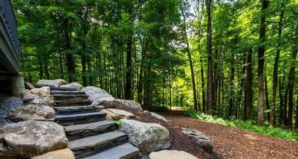 Hupi House: A Peaceful, Wooded, Lakeside Sanctuary
