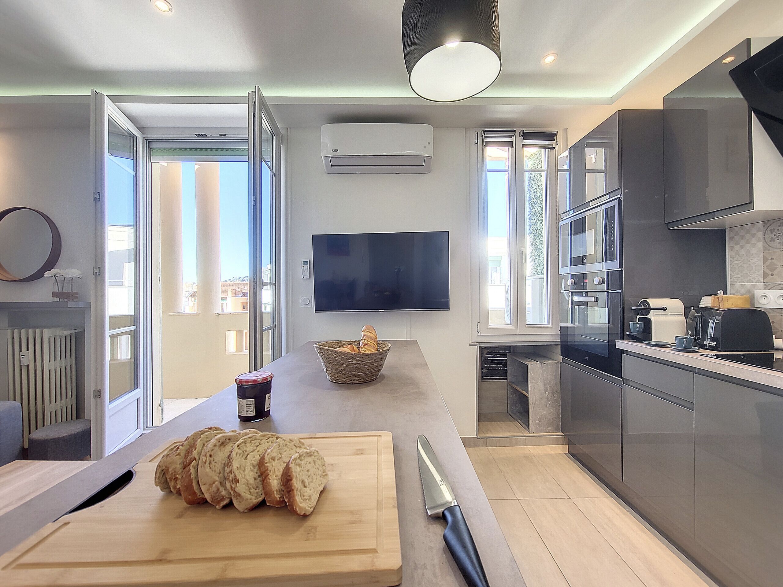 Fridge, microwave, oven, coffee/tea maker