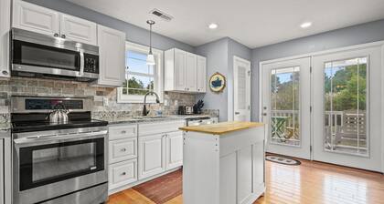 Blue Sea Star - Beautiful Pet Friendly Home!