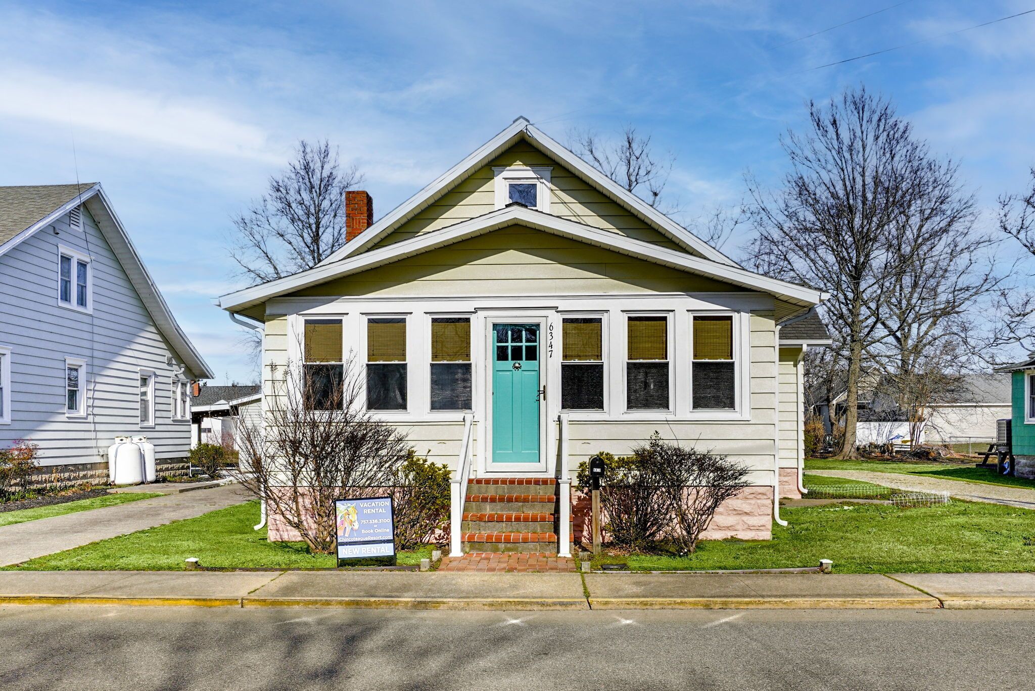 Changing Tide - Downtown location w/ large deck!
