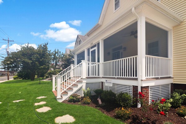 Exterior - Hill House - Pet friendly; In town w/ water views! (Chincoteague Island)