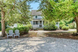 Exterior - Homestead - Located on Main St. w/ outdoor shower! (Chincoteague Island)