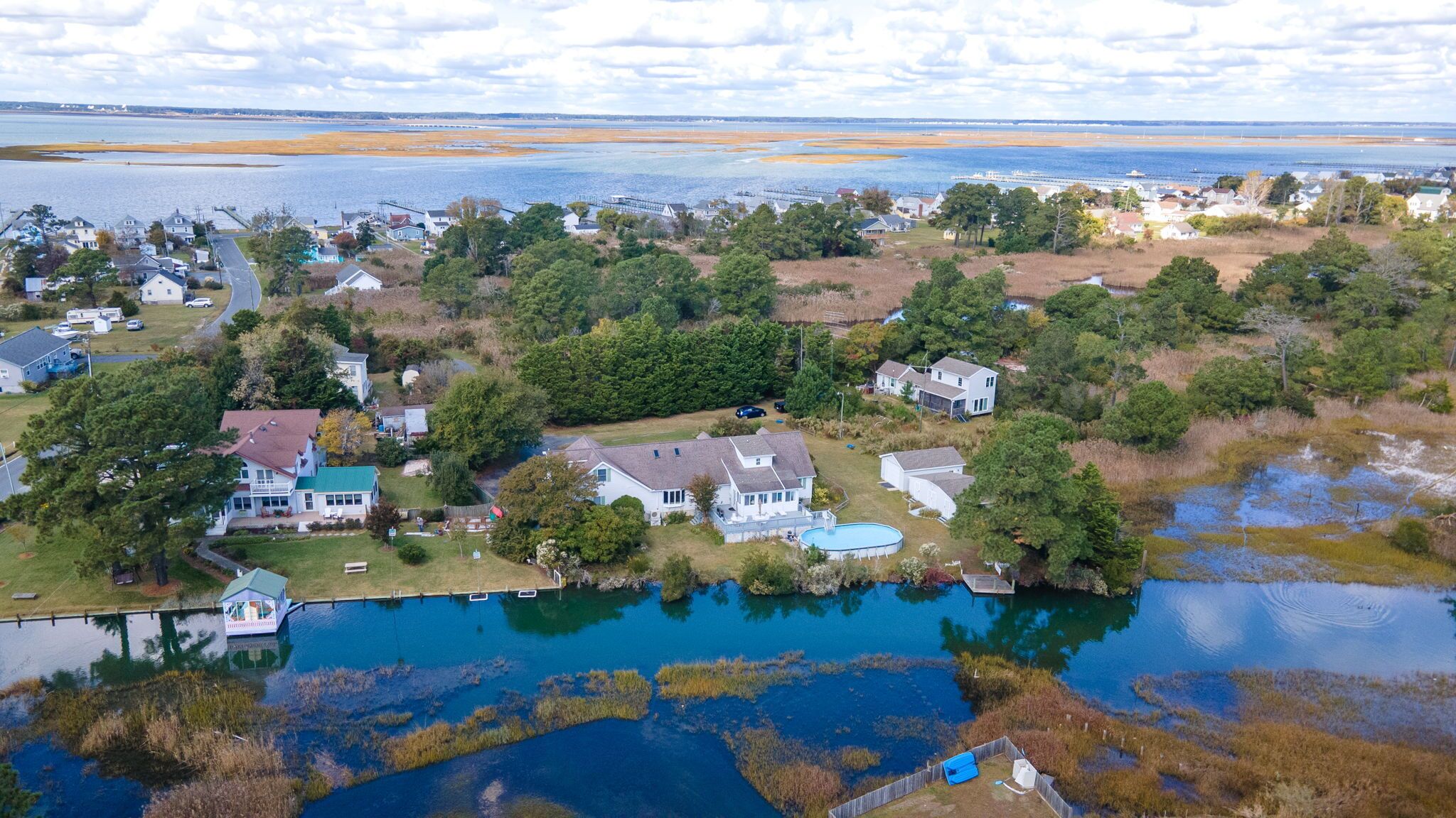 Island Estate Pet friendly; Private pool & dock!, Chincoteague Island