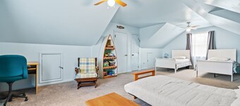 Island Estate - Pet friendly; Private pool & dock!