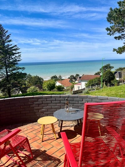 SEA VIEW 4-bedroom house sleeps 8
