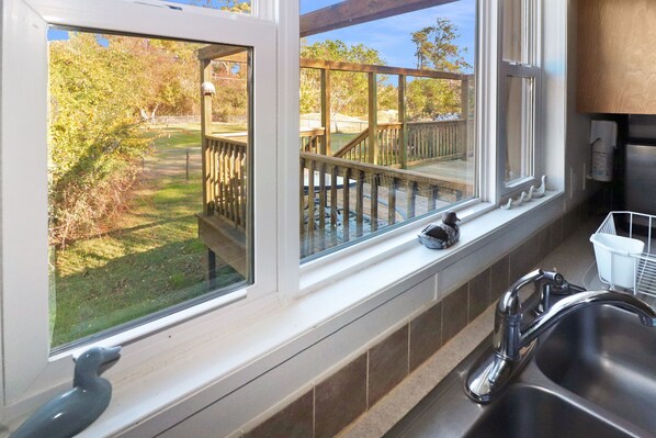 Interior - Island Thyme - Hot tub; Carnival location! (Chincoteague Island)