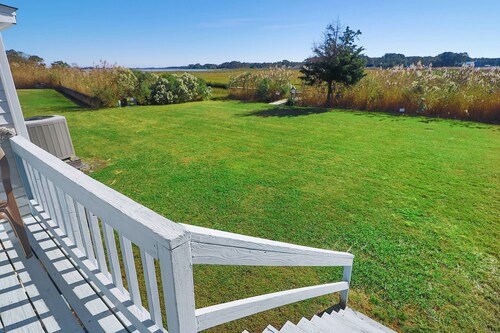 Joint Venture | Walk to Maddox Blvd, Water Views, Affordable Stay + Pet Friendly