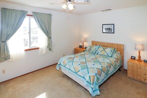 2 bedrooms, WiFi - Joint Venture - Pet friendly; Water views! (Chincoteague Island)