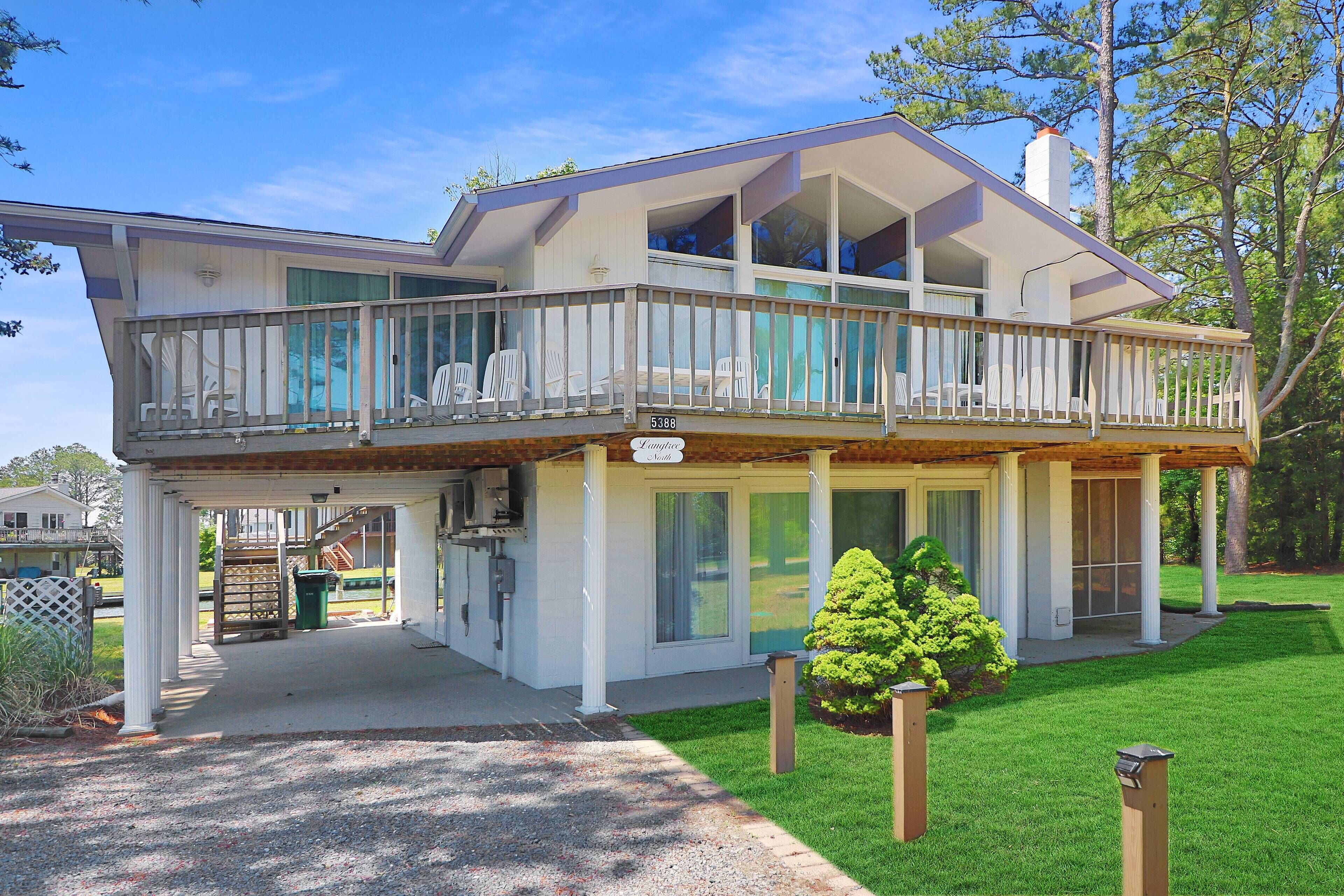 Langtree - Pet friendly; Waterfront w/ boat dock!