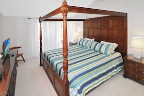 3 bedrooms, WiFi - Langtree | Oyster Bay Water Views w/ Private Dock for Boats, Screened Porch, Decks & Pet Friendly (Chincoteague Island)