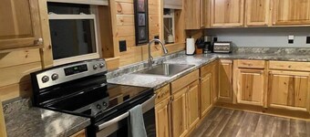 2 Bedroom Cottage - Adirondack Basecamp