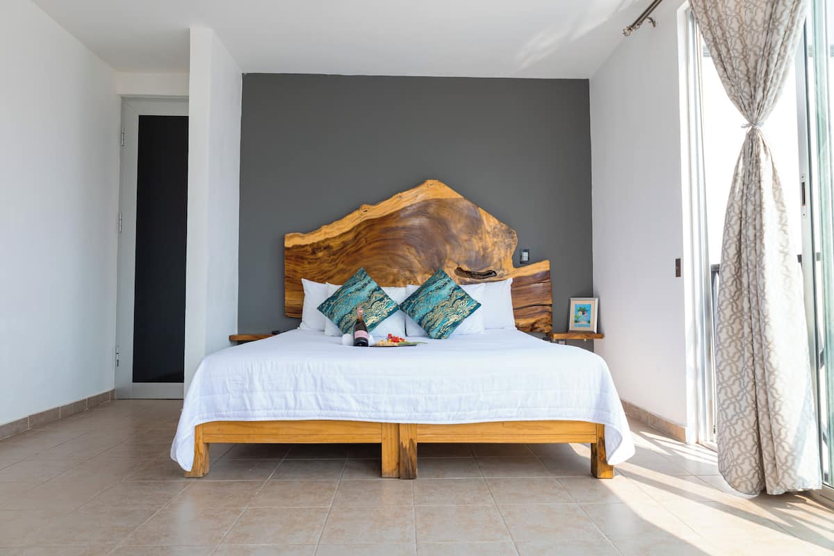 Superior Room | 1 bedroom, bed sheets