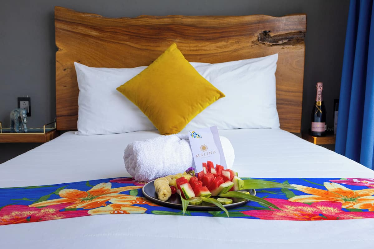 Junior Room | 1 bedroom, bed sheets