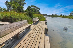 Property grounds - Marsh Point | Marsh Views + Shared Dock, Screened Porch Dining, Cozy Island Townhome (Chincoteague Island)