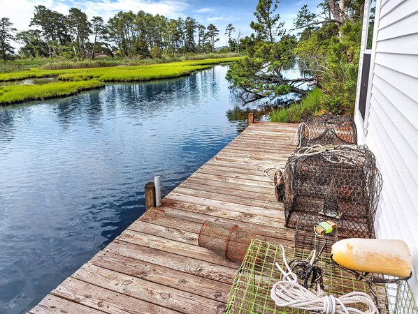 Terrace/patio - Mermaid Crossing - Pet friendly; Waterfront w/ Dock! (Chincoteague Island)