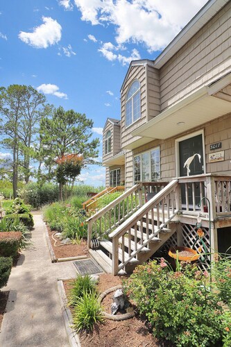 Misty's Thicket | Private Pier + 2 Screened Porches, Water Views, Cozy Townhome