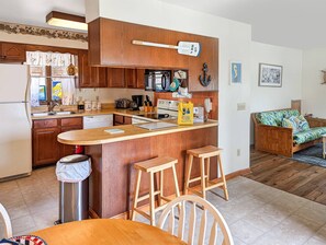 Fridge, microwave, oven, stovetop - Morning Memories - Pet friendly; Shared pool & dock! (Chincoteague Island)